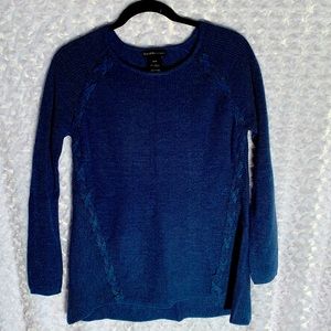 Lace up trim from shoulder to hem